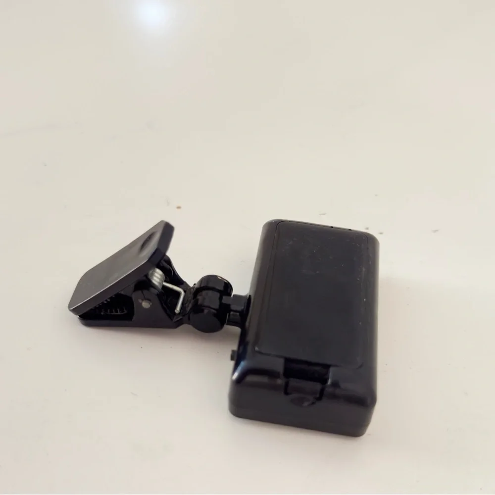VIVITAR Clip-on LED Light for Phone Photos, Camping, Whatever! 21 BRIGHT LIGHTS!